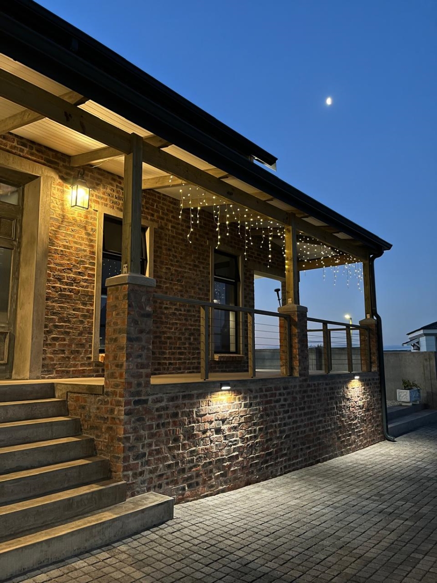 4 Bedroom Property for Sale in Stilbaai Wes Western Cape